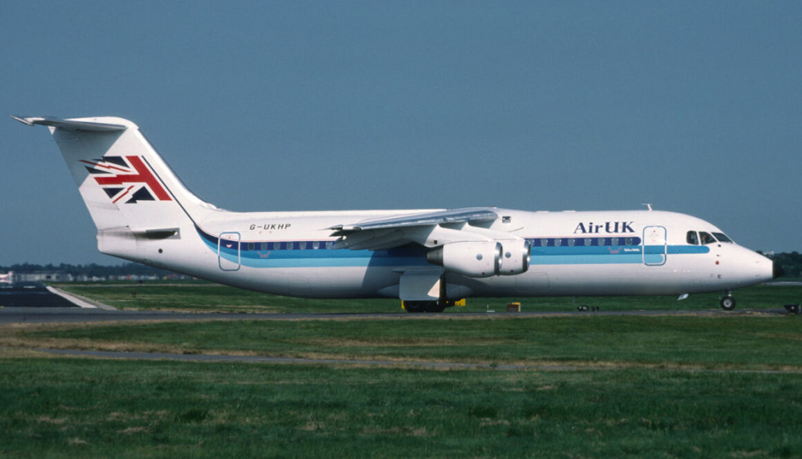 G UKHP Bae 146-300 London Gatwick July 1989